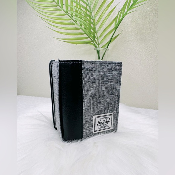 Herschel Supply Co. Gordon Wallet - Picture 3 of 12